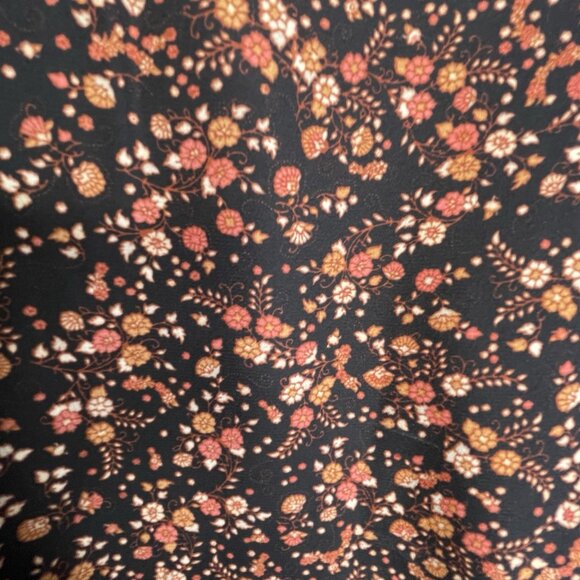 Max Studio Women's Blouse Size XL Ruffles Ditzy Print Autumn‎ Smocked Neck Cuffs - Picture 13 of 16